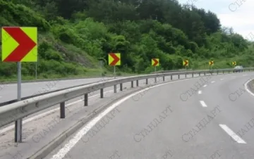 Огромна скала затвори "Петрохан"