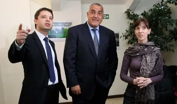 Борисов и Добрев връчват договори за 50 милиона