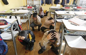 Половин милион чилийци на учение за земетръс