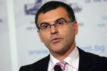 Дянков: Глезена Гърция плаче за още бонбони