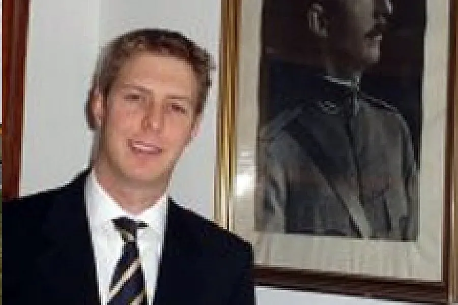 Принц се прости с вила заради дългове