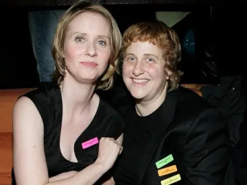 Звезда от "Сексът и градът" се ожени за приятелката си