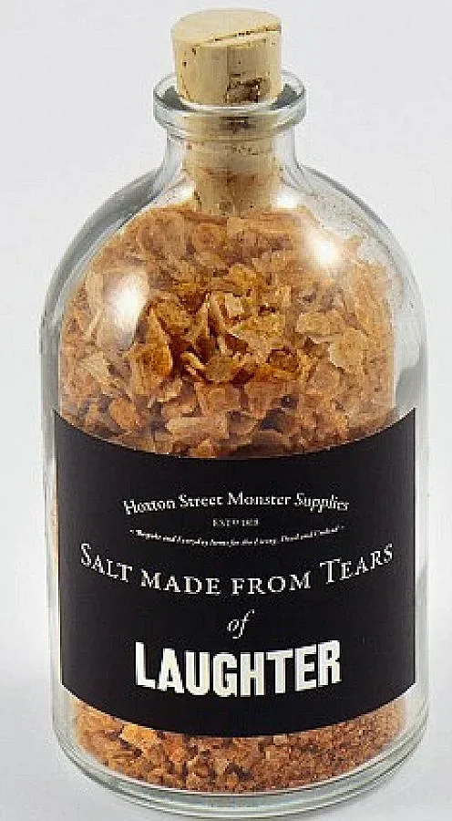 Ръсим салатата със сол от сълзи