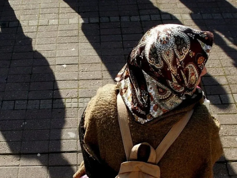 Комисия решава за ученичка със забрадка