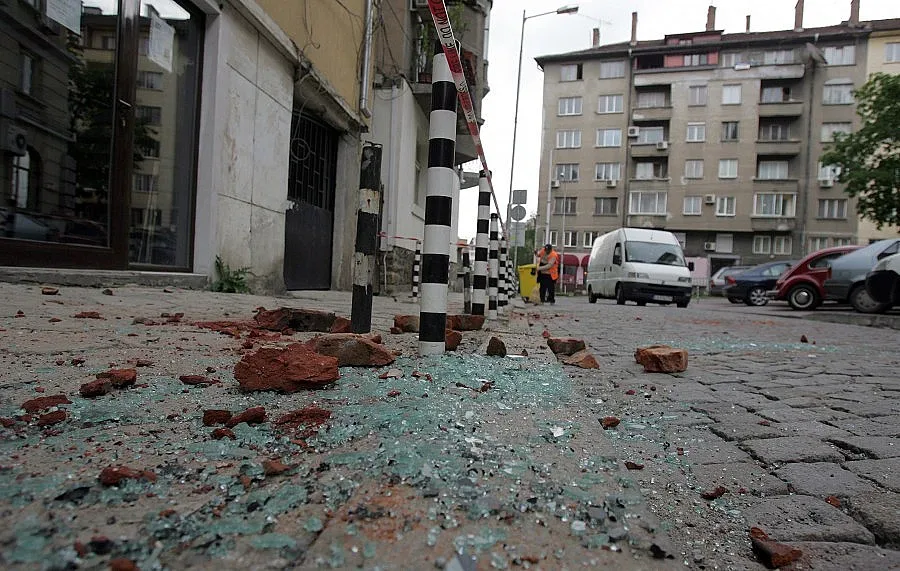 Щети за 1,3 млн. в София след труса