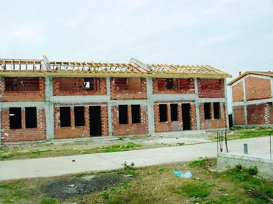 Разпродават ромския "Бевърли хилс" 