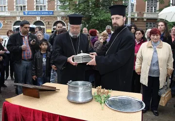 Мощи на светец спасили Перник