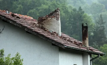 Във Владая и Мърчаево още спят на открито