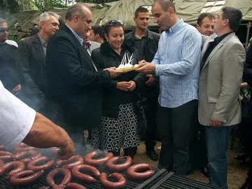 Цветанов боде суджук на празник на мезето