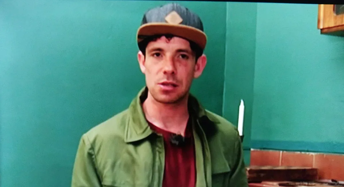 Все едно, че нищо не е станало... Явор Бахаров се кефи в Гърция