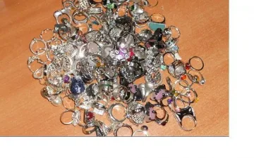 Сребърни бижута в прах за пране откриха митничари 