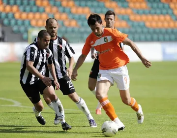 Звездите вече бягат от "Литекс"