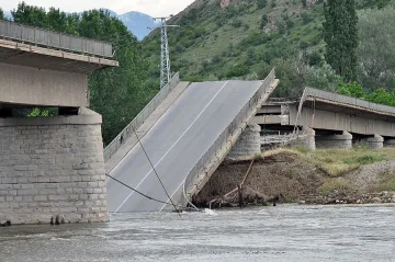 Ремонтират срутения мост над Струма за 900 000 лева