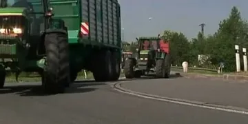 Чехите изкараха тракторите на улицата