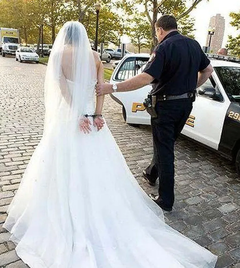 Арест за булка убиец на сватбата й