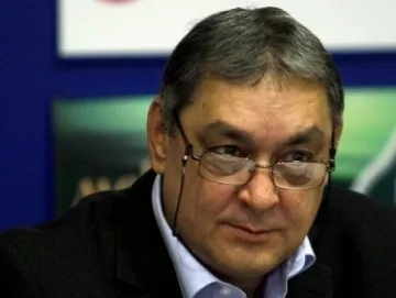 Райчинов: Лекари, бягайте в чужбина