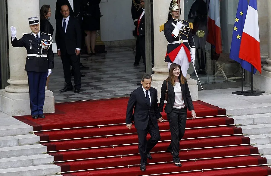 Саркози и Карла отдъхват по кралски в Мароко