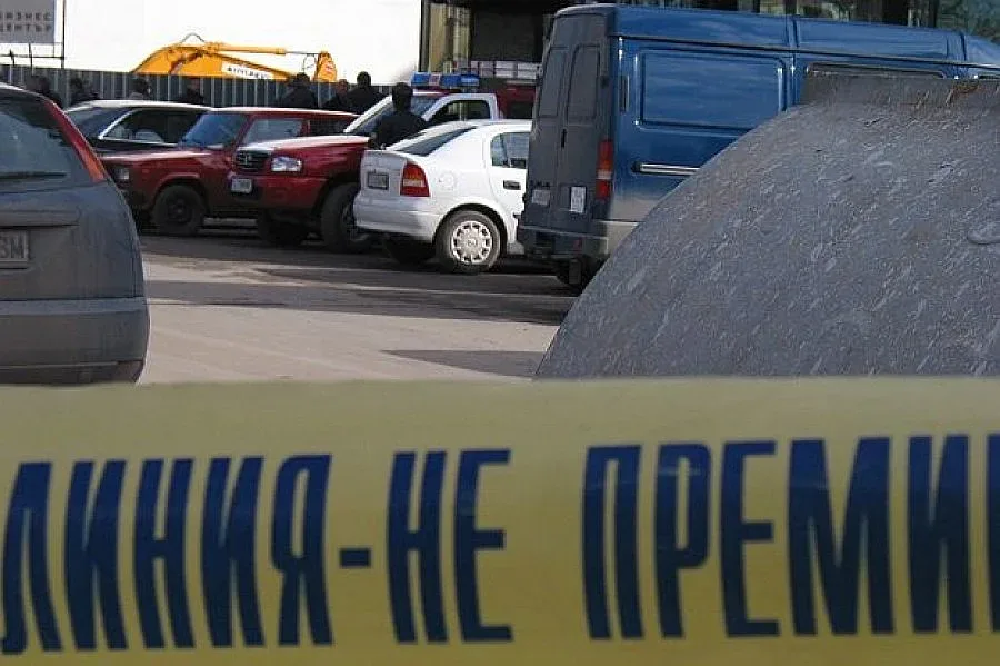 Евакуираха блок в столицата, пострадал при труса