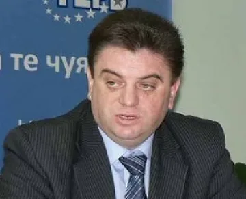 Областният на Перник: Хората да не бързат да отстраняват щетите
