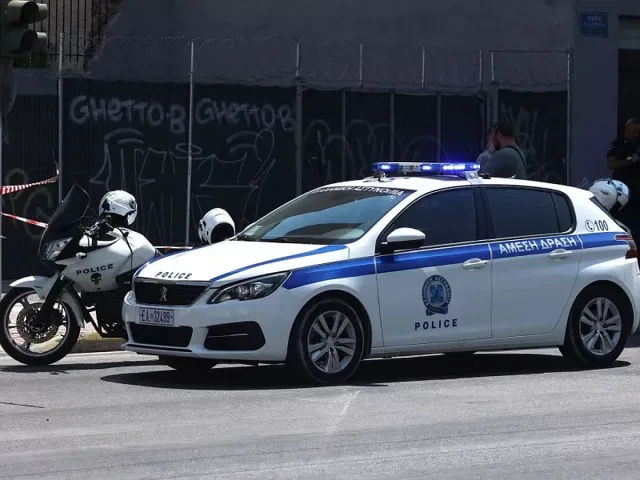 Шок! Български инспектори шетат из Гърция