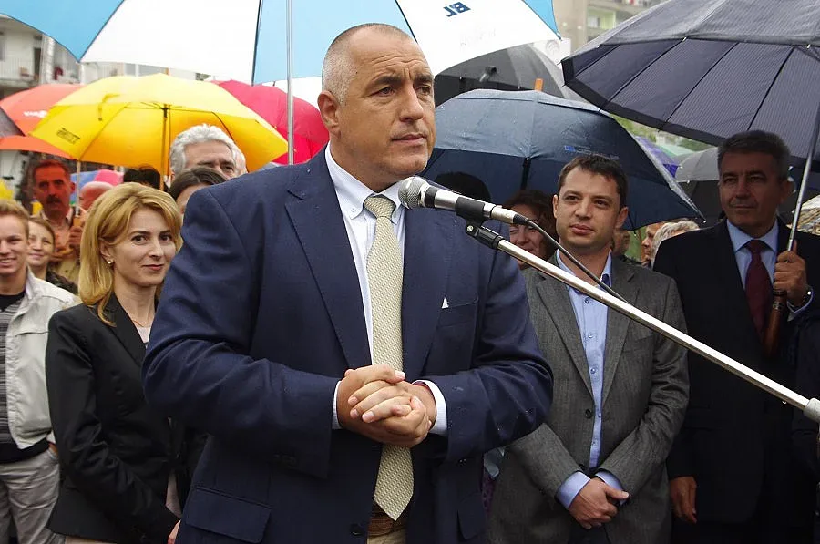 Бойко: Първо магистралите, после избори 