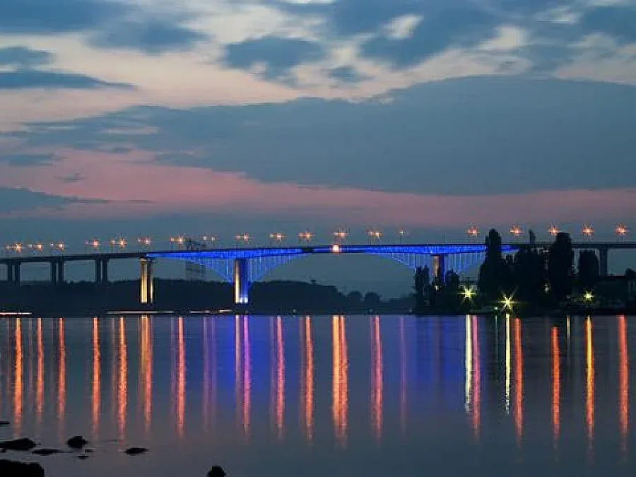 Гард посегнал на британка под Аспаруховия мост