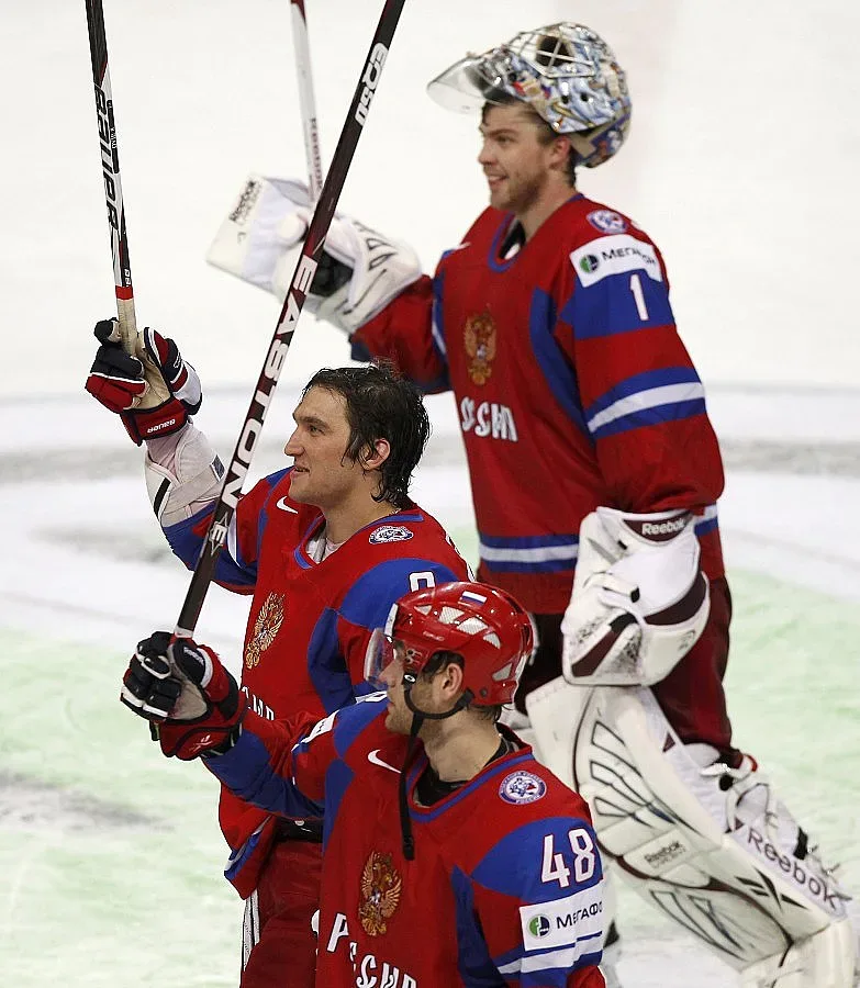 Русия е първият финалист на световното по хокей