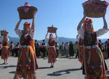 Фестивалът на розата ще се вихри цял месец