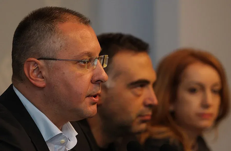 Другари бистрят в кръчми соцлидера