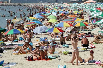 Ирландци щурмуват морските курорти