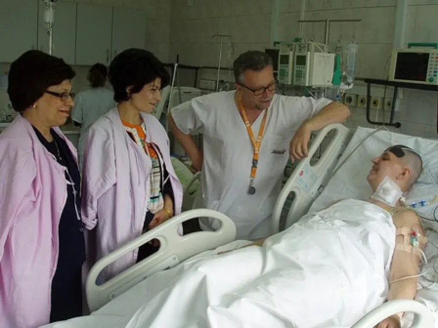 Спасиха бебето на родилката с два инсулта