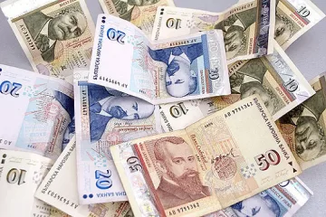 Инспектор от "Бързи кредити" ограби клиенти