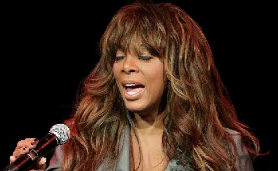 Почина кралицата на диското Дона Съмър (ВИДЕО)