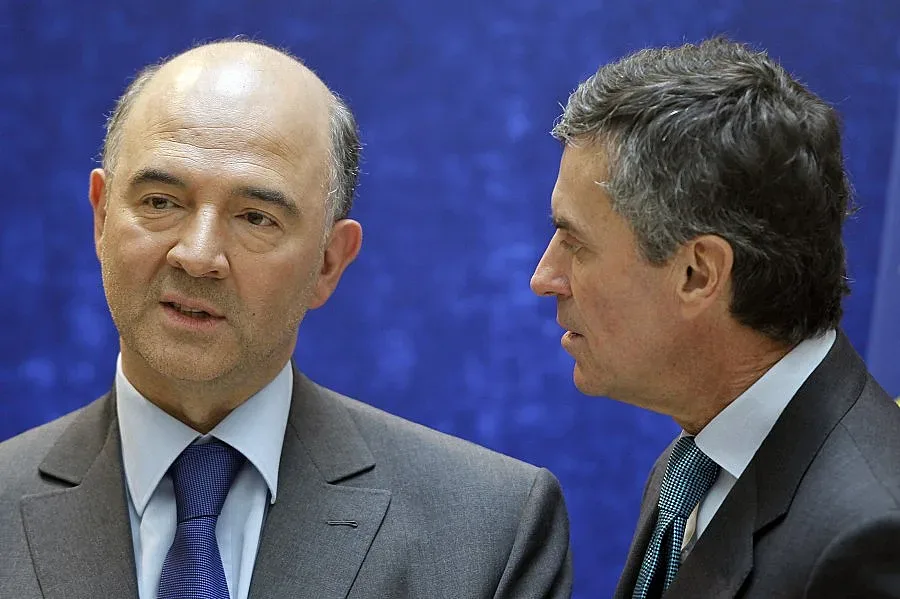 Париж подложи крак на бюджетния пакт