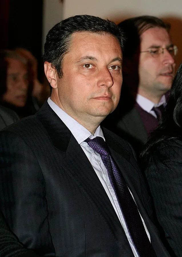 Втора комисия разследва помилванията