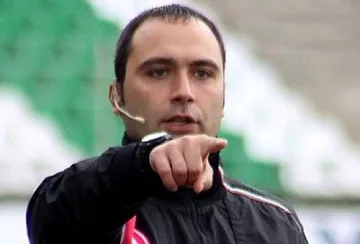 Александър Костадинов свири ЦСКА – "Литекс"