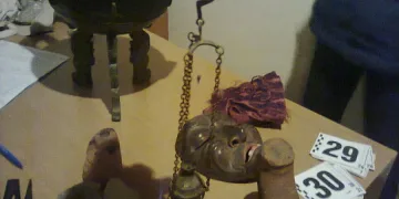 Хванаха 131 антики в микробус и кола