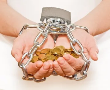 Трупаме дългове заради забавени заплати