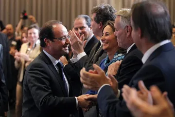 След Митеран отново Франсоа в Елисейския дворец