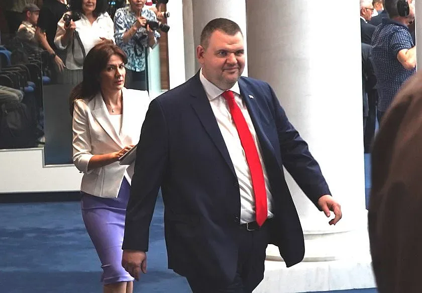 Пеевски изпрати в МВР, Прокуратурата и ДАНС доклада за корупцията в Агенция “Митници”