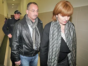 Жената на Ангел Бончев по-добре след кръвопреливане