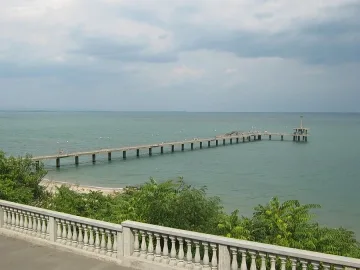 Патрул спаси мъж преди да скочи в морето