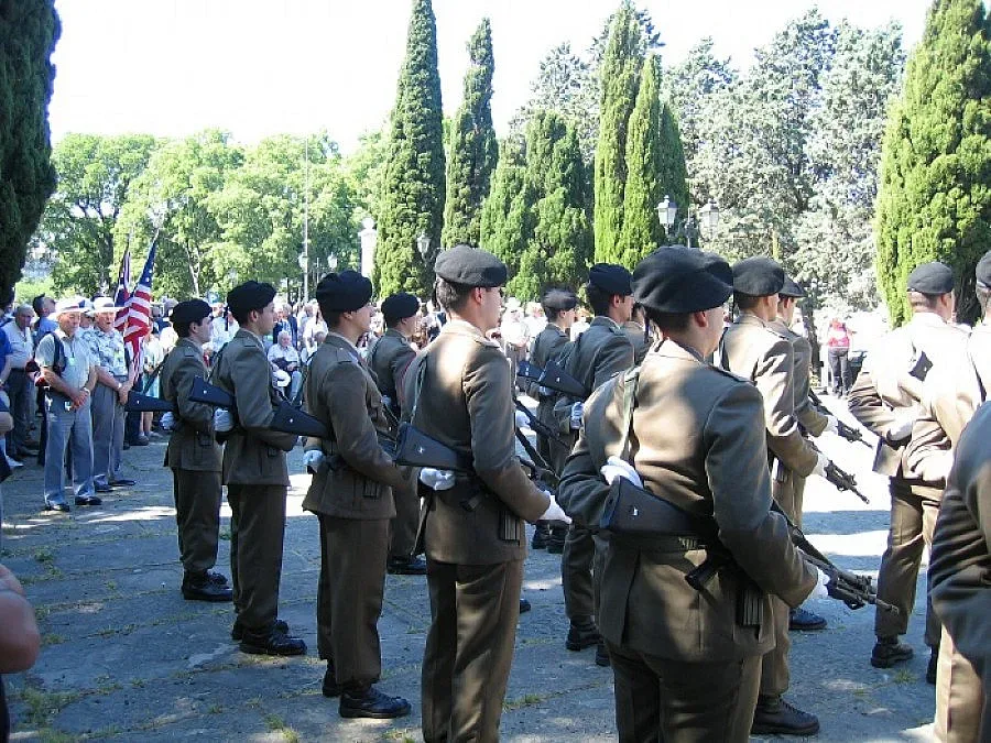 Рим хвърля армията срещу анархистите