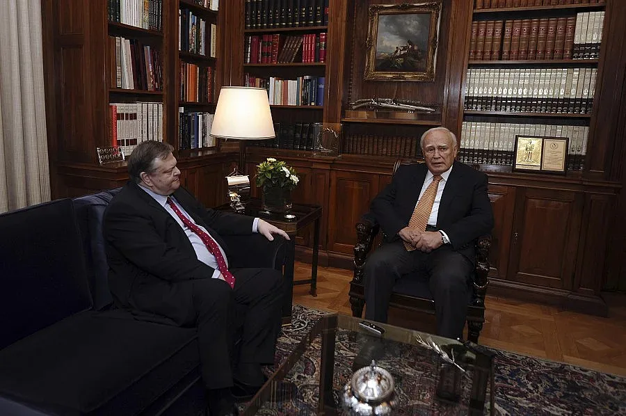 Гръцкият президент с нов опит за изход от кризата