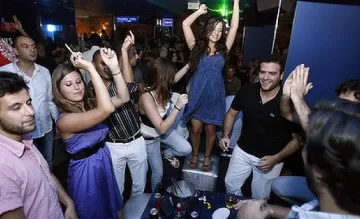 Затвориха Двореца на порното