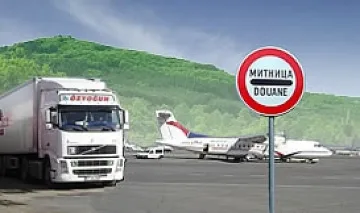 "Бомби" цъкат на още две митници