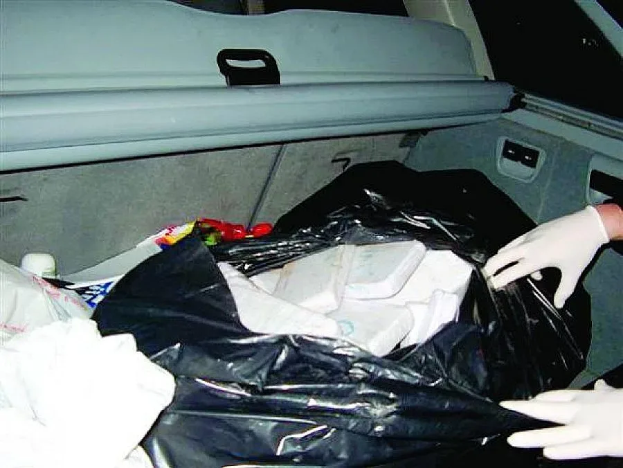 Спипаха 3 кг синтетична дрога в багажник