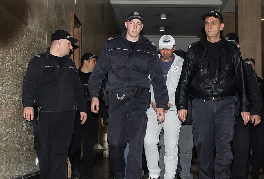 Съдът не разреши на трима от "Наглите" да си ходят