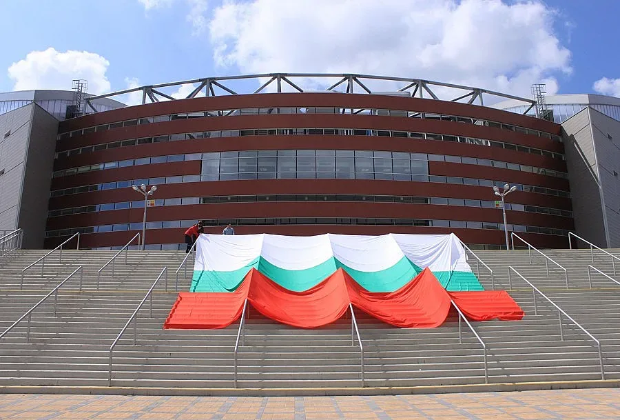 Пускат автобус между метрото и "Арена Армеец"