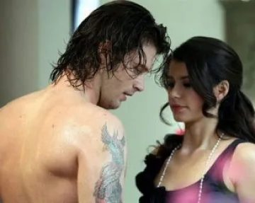 Берен Саат избяга в САЩ